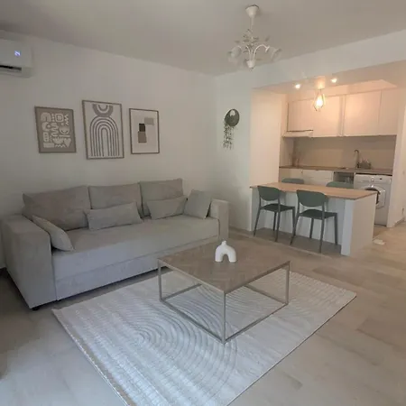 Apartment 2 Pieces Proche *