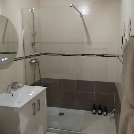 Apartment 2 Pieces Proche *